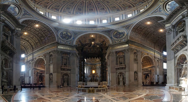 Description English- Wide angle View of the altar inside en-St. Peter's Basilica Date 24 September 2008 (original upload date) (Original text- August 2008)Patrick Landy Hogwarts