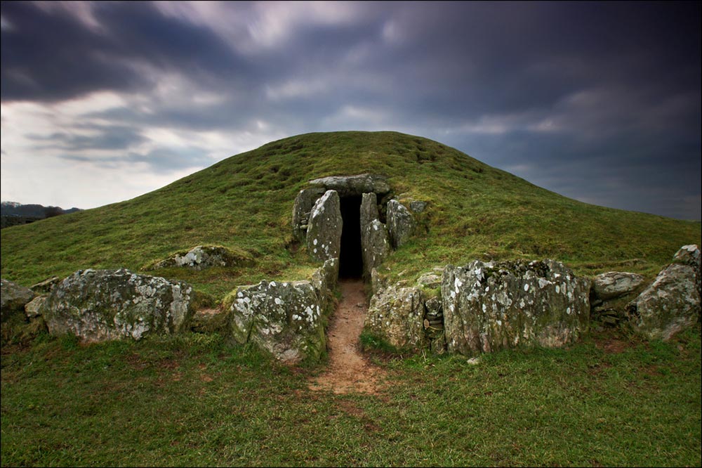 Megaliths Bryn Celli Du, Llanddaniel, Anglesey